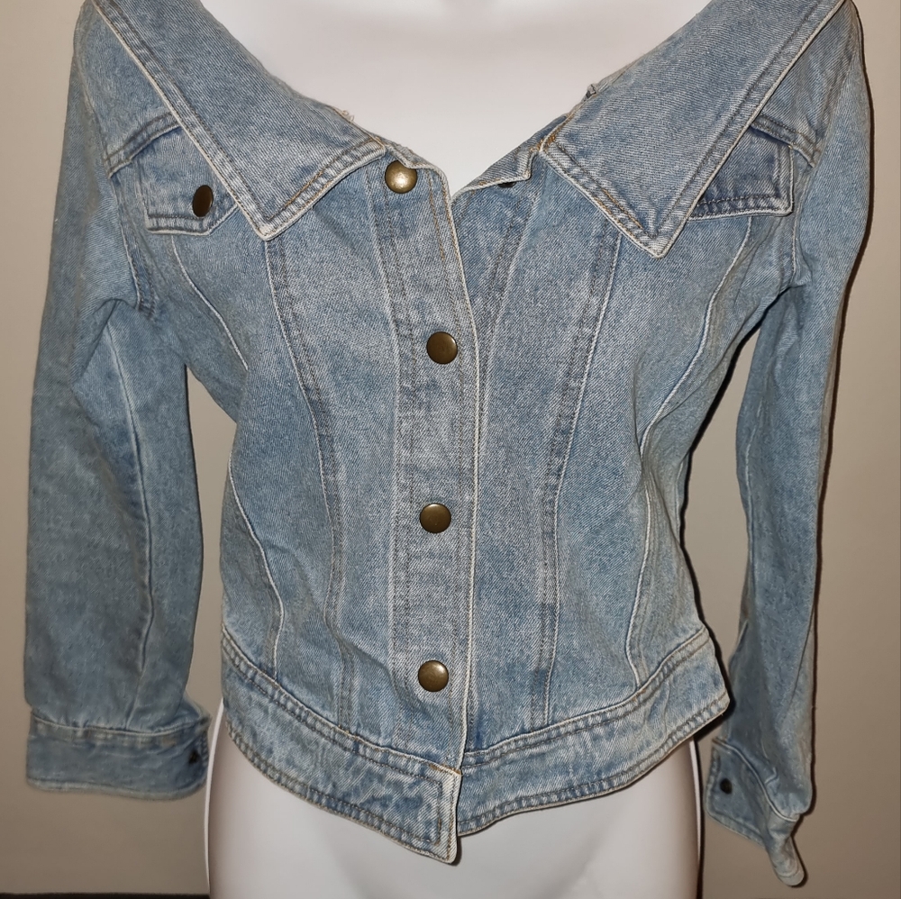 Off Shoulder Jean Jacket - Picture 3 of 7